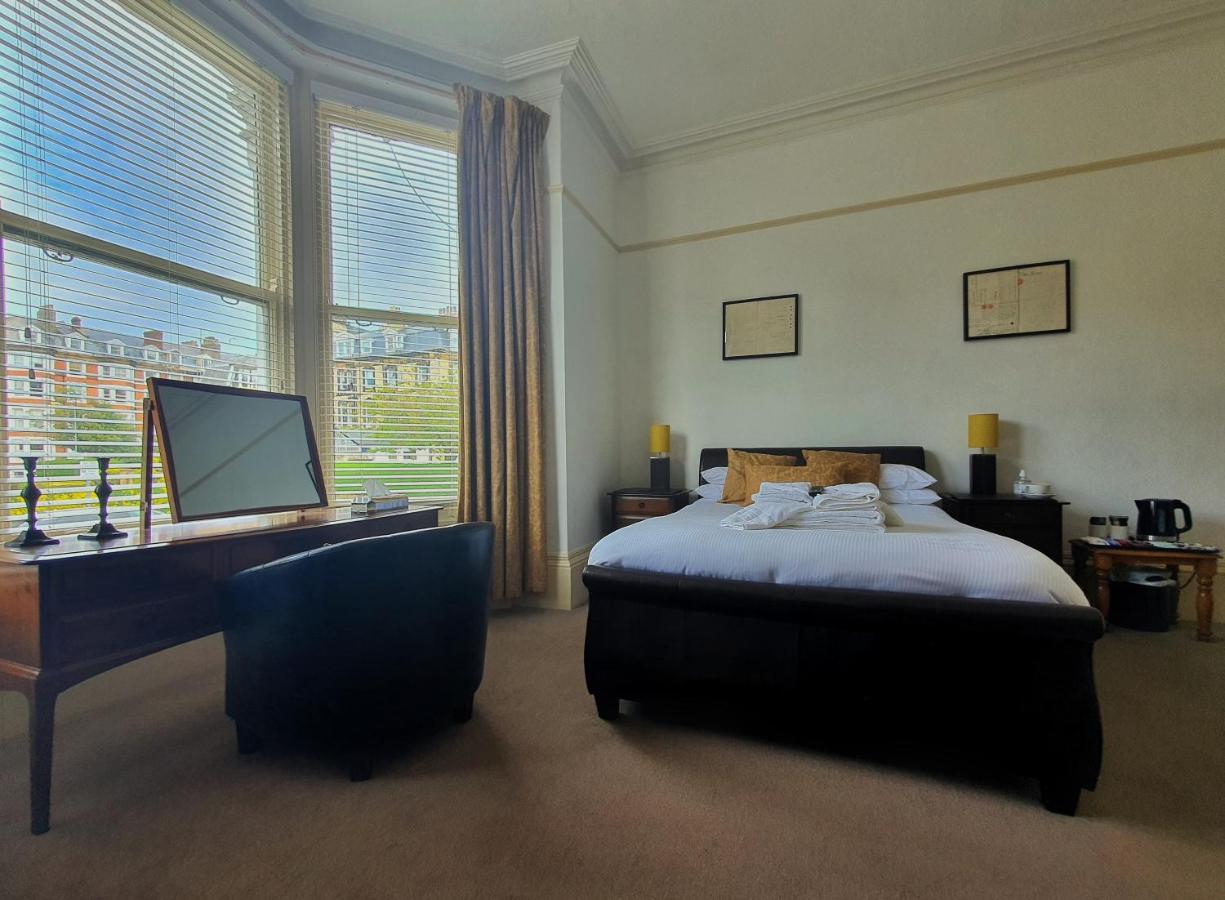 Rowntree Lodge Scarborough Bagian luar foto